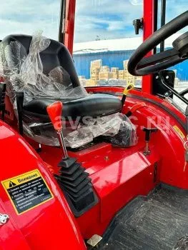 Трактор Dongfeng DF-404C G2 с кабиной с фронтальным погрузчиком